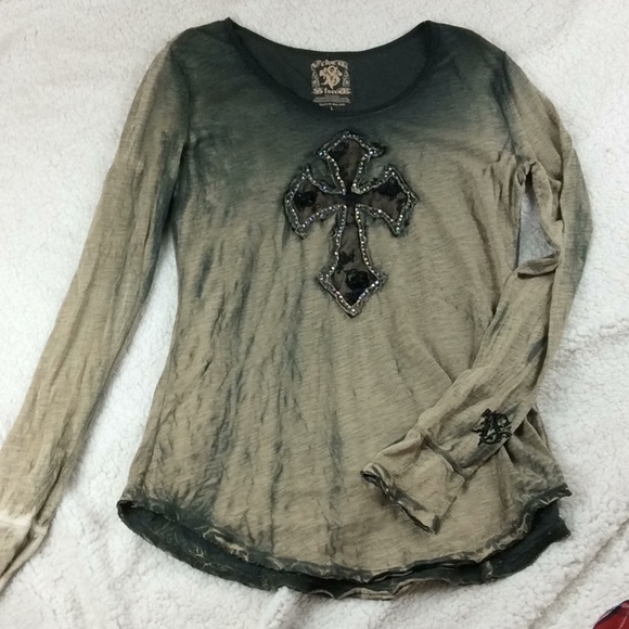 Velvet Stone Tops - Velvet Stone large shirt with cross detail. Large